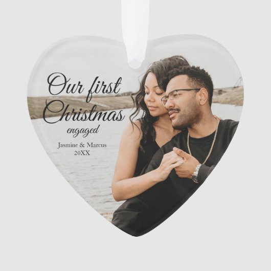 Onze eerste Kerstmis Betrokken Foto Hart Ornament (voorkant)