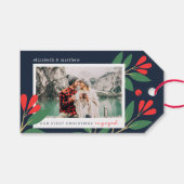 Onze eerste Kerstmis Betrokken Moderne Bladerenfot Cadeaulabel (Voorkant (Horizontaal))