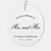 Onze eerste Kerstmis Foto van Lesbian Pas getrouwd Keramisch Ornament (Links)