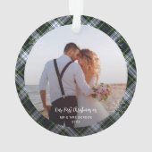 Onze Eerste Kerstmis Getrouwd 2 Foto's Plaid Tarta Ornament (achterkant)