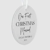 Onze Eerste Kerstmis Getrouwd Aangepaste Naam Jaar Ornament (voorkant)