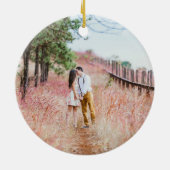 Onze eerste Kerstmis getrouwd gepersonaliseerd Keramisch Ornament (Achterkant)