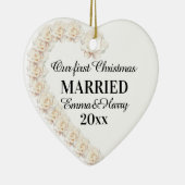Onze eerste Kerstmis getrouwd gepersonaliseerd Keramisch Ornament (Rechts)