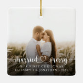 Onze Eerste Kerstmis Getrouwd & Vrolijke Foto Keramisch Ornament (Achterkant)