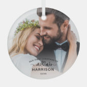 Onze Eerste Kerstmis Kalligrafie Mr en Mrs Foto's Glas Ornament (Voorkant)