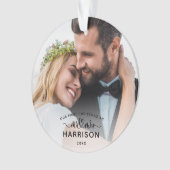 Onze Eerste Kerstmis Kalligrafie Mr en Mrs Foto's Ornament (voorkant)