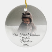 Onze eerste Kerstmis met Baby Citaat Monogram Foto Keramisch Ornament (Voorkant)