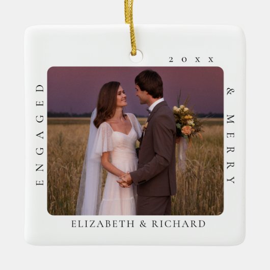 Onze eerste Kerstmis Minimal Modern Engaged & Merr Keramisch Ornament (Voorkant)