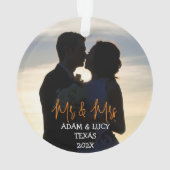 Onze eerste Kerstmis, Mr. en Mrs. nieuwhout Ornament (achterkant)