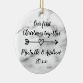 Onze eerste Kerstmis, samen met de marmerdruk, op  Keramisch Ornament (Rechts)