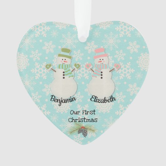 Onze eerste Kerstmis Sneeuwman Paar Hart Ornament (voorkant)