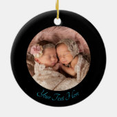 Onze Eerste Kerstmis Tweelingen Fotonaam Custom Go Keramisch Ornament (Achterkant)