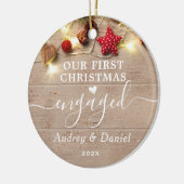 Onze eerste Kerstmis verloofd Elegant Paar 1st Keramisch Ornament (Links)