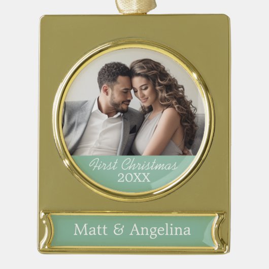 Onze Eerste Kerstmisfoto - Huwelijk of Verloving Verguld Banner Ornament (Voorkant)