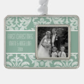 Onze Eerste Kerstmisfoto - Huwelijk of Verloving Verzilverd Omlijst Ornament (Voorkant)