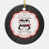 Onze eerste kerstornament Penguin Couple Keramisch Ornament (Voorkant)