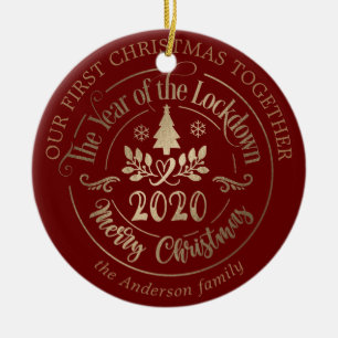 Onze eerste kerstpandemievergrendeling is een vrol keramisch ornament
