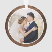 Onze eerste kerstPas getrouwd Rustige houtpine-boo Ornament (achterkant)