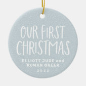 Onze eerste kersttweeling baby's gepersonaliseerde keramisch ornament (Voorkant)