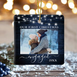 Onze eerste kerstverloofde blauw houten lichten fo keramisch ornament<br><div class="desc">Onze eerste kerst verloofde dubbelzijdige foto Ornament - voor en achter foto's,  namen op de rug - rustieke land blauw hout en strijklichten</div>