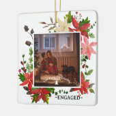 Onze eerste kerstverloofde Poinsettia-foto Keramisch Ornament (Links)