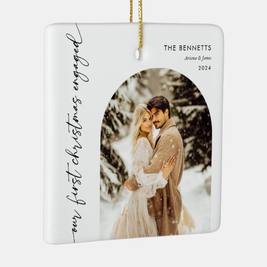 Onze eerste kerstverloofde Verloving foto Keramisch Ornament (Rechts)