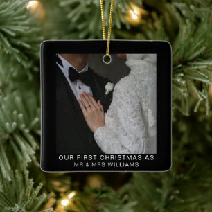 Onze eerste kerstvrouw minimalistisch Mr en Mrs. Keramisch Ornament