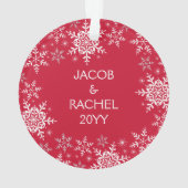 Onze eerste kerstvrouw trouwde Mr. en mevrouw Snow Ornament (achterkant)