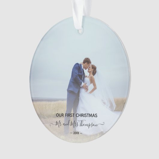 Onze eerste kerstvrouw trouwde Mr. Mrs. Foto Elega Ornament (voorkant)