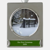 Onze eerste kerstzonnige bomen voetafdrukken verzilverd banner ornament (Voorkant)