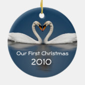 Onze eerste  kerstzwanen keramisch ornament (Achterkant)