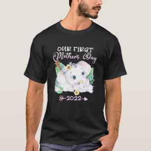 Onze eerste Moederdag 2022 Elephant mama T-shirt
