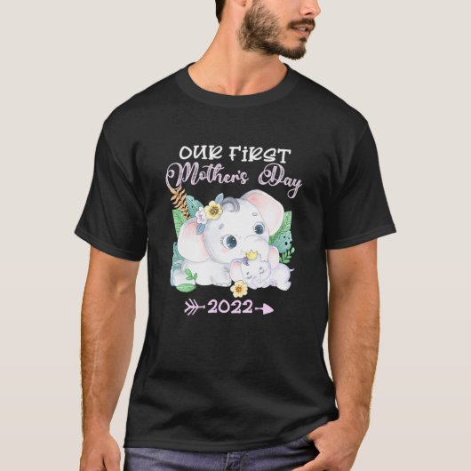 Onze eerste Moederdag 2022 Elephant mama T-shirt (Voorkant)