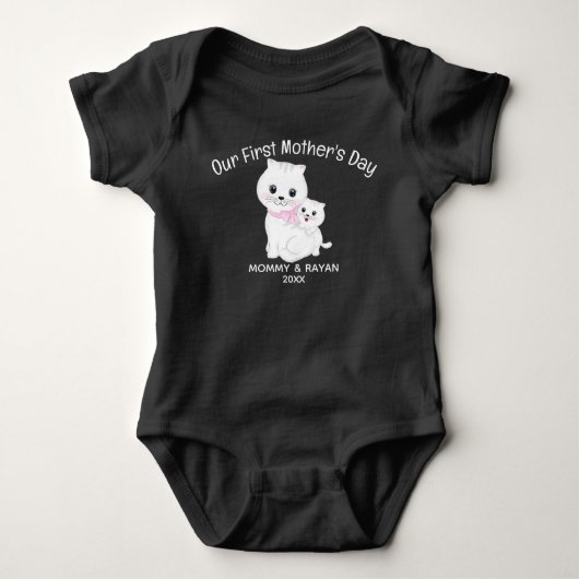 Onze eerste Moederdag, Baby cat aangepaste naam Ba Romper (Voorkant)