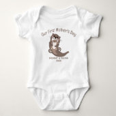 Onze eerste Moederdag, Baby Otter aangepaste naam Romper (Voorkant)