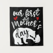 Onze eerste Moederdag Hartjes Mama Beer Cadeau, 2/ Wandkleed (Voorkant)