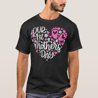 Onze eerste Moederdag Zwangerschap en gendergelijk T-shirt