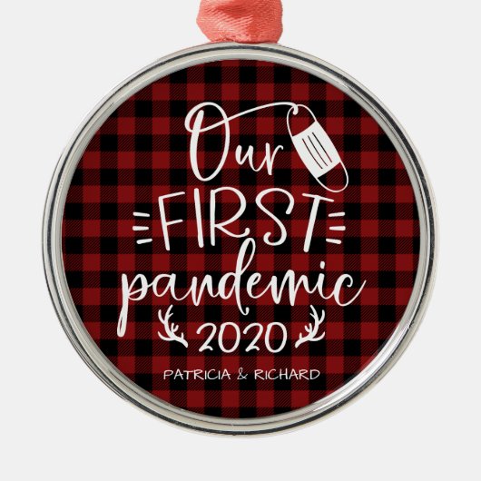 Onze Eerste Pandemie Koppel Aandenken Covid Metalen Ornament (Voorkant)