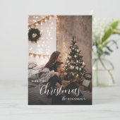 Onze eerste stedelijke romantische kerstfotokaart feestdagenkaart (Staand voorkant)