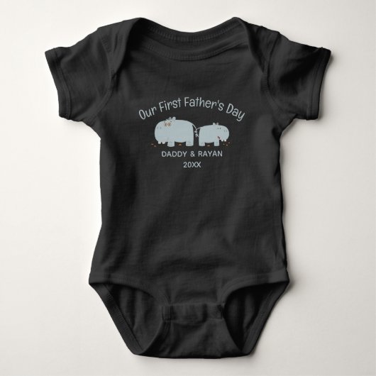 Onze eerste Vaderdag Baby hippo met papa Romper (Voorkant)