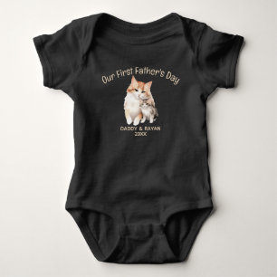 Onze eerste Vaderdag, baby kat aangepaste naam kit Romper