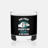 Onze eerste Vaderdag datum toevoegen Whiskey Glass Whisky Glas (Voorkant)