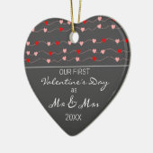 Onze eerste Valentijnsdag als de heer Modern Heart Keramisch Ornament (Links)