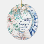 Onze eerste verloofde kerstkrans keramisch ornament (Links)