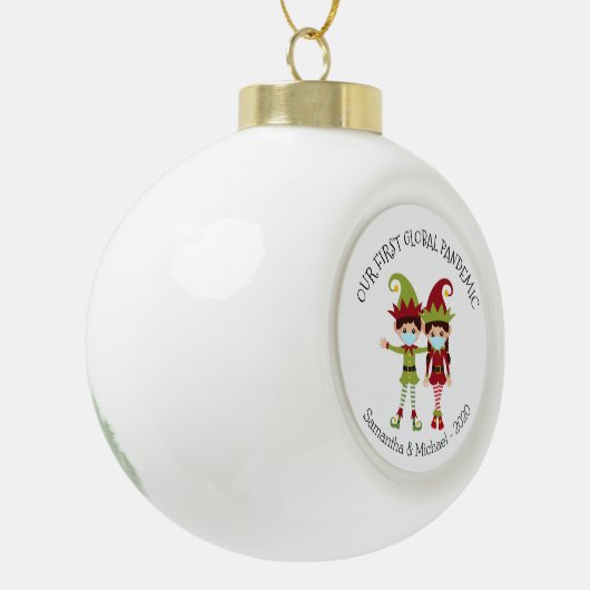 Onze eerste wereldwijde pandemie 2020 Elf Chritsma Keramische Bal Ornament (Links)