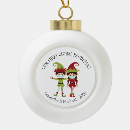 Onze eerste wereldwijde pandemie 2020 Elf Chritsma Keramische Bal Ornament (Voorkant)