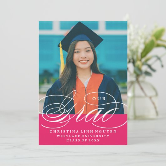 ONZE ELEGANTE SCRIPT GRAD | AFSTUDEERUITNODIGING KAART (Staand voorkant)