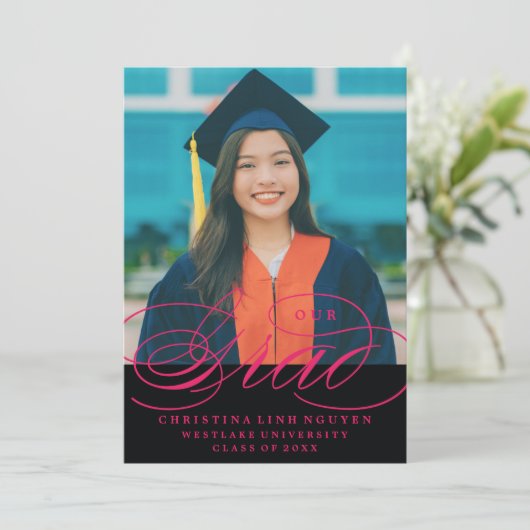 ONZE ELEGANTE SCRIPT GRAD | AFSTUDEERUITNODIGING KAART (Staand voorkant)