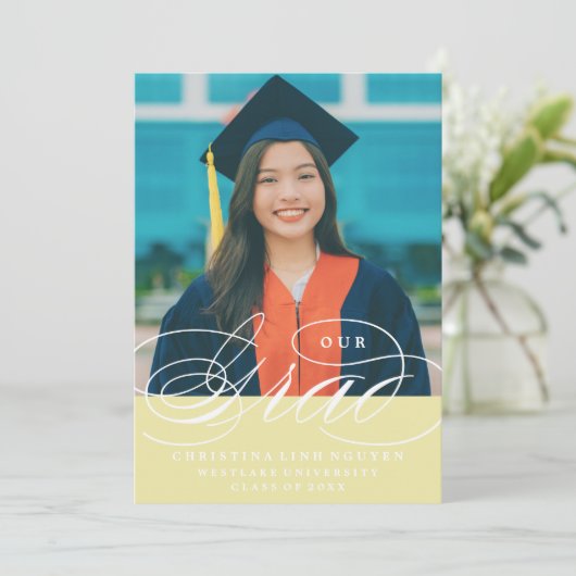 ONZE ELEGANTE SCRIPT GRAD | AFSTUDEERUITNODIGING KAART (Staand voorkant)