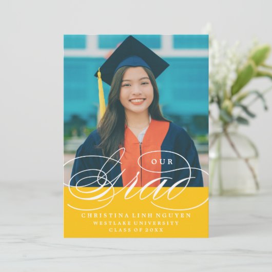 ONZE ELEGANTE SCRIPT GRAD | AFSTUDEERUITNODIGING KAART (Staand voorkant)